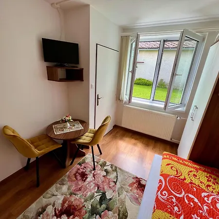 Privat Agnesa Konukevi