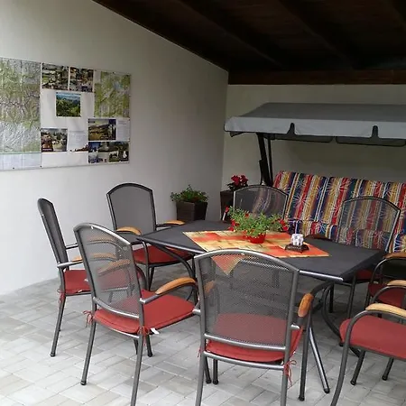 Privat Agnesa Konukevi *